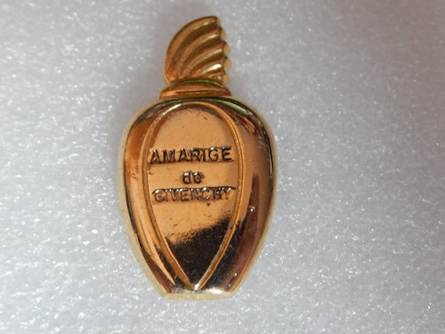 Pin parfum amarige de - pin´s,