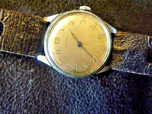 Montre suisse type militaire - type,