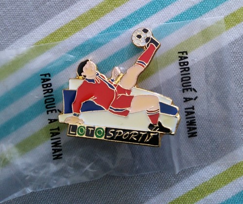 Pin pins foot football - c-,
