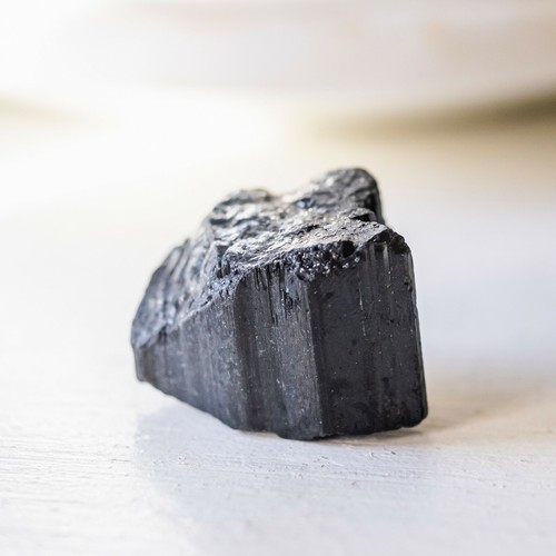 Tourmaline noire pierre brute - tourmaline,