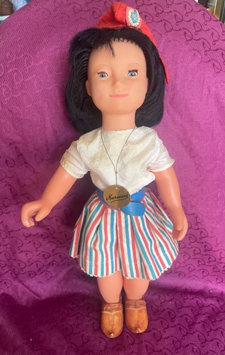 Rare poupée plastique - en,