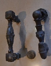 Heurtoir et poignée de porte