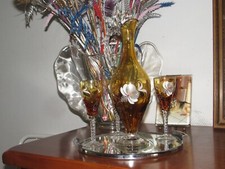 Service à liqueur ancien en verre émaillé   (plateau miroir + carafe + 3 verres)