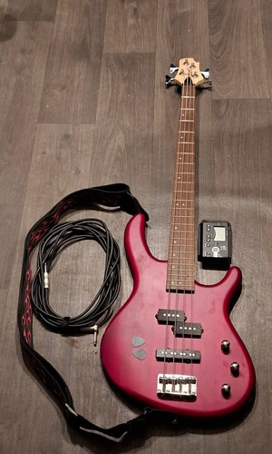 Une guitare basse sangle - guitare,