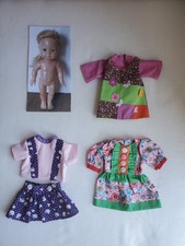 Lot vêtements pour poupée