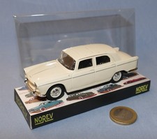 Norev 1/43 : Peugeot 404 Berline (Toit ouvrant fixe) Blanc