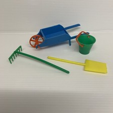Lot jouet ancien offert par la lessive bonux - brouette outils de jardin seau