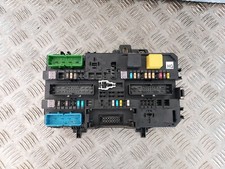 Boitier fusible BSI - OPEL ZAFIRA II (2) (B) 1.9CDTi 100CV - Réf : 13206759