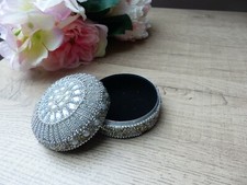 Petite Boite à Bijoux Ronde avec Perles 