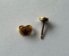 Boucle d'oreille unique en or