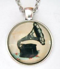 Médaillon vintage + chaine collier / Medallion + Chain necklace -Music / Musique