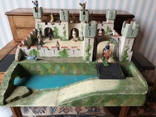 Jouet ancien château fort