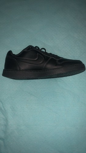 Paire chaussures nike - de,