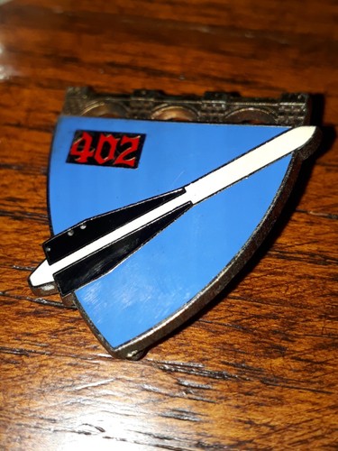 Insigne badge militaire 402 - 402, ra