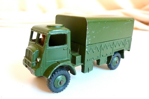 Dinky toys army - toys, wagon