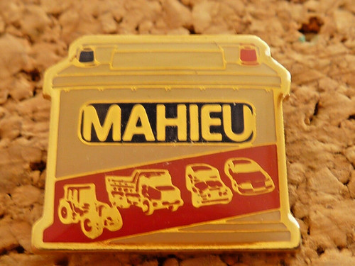 Pin pins badge automobile - pin's,