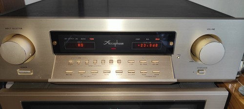 Accuphase 300 préampli - accuphase, dc-300,