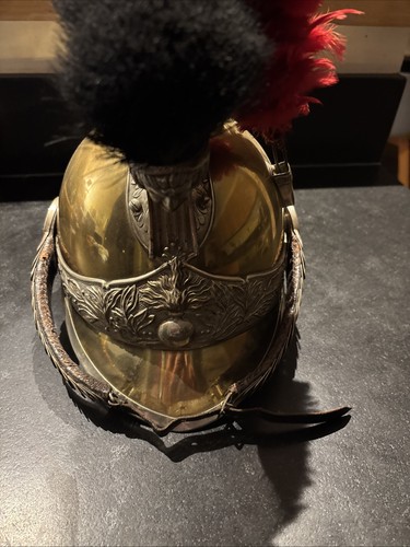 Casque gendarme pied - À,