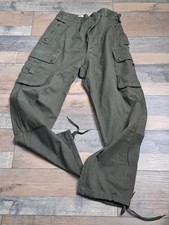 Un pantalon Parachutiste