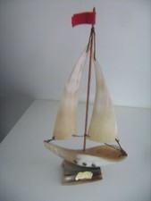 Bateau miniature vintage fait
