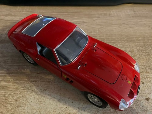 Voiture miniature ferrari - miniature, 1/18