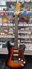 SQUIER / CLASSIC VIBE