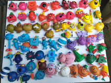 LOT 71 FIGURINES différente