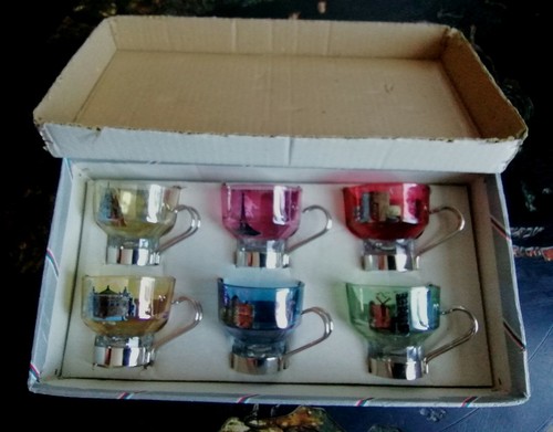 Tres belles anciennes tasses - tres,