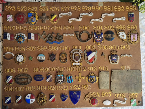 Anciennes insignes emaillees - insignes,