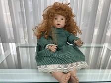 Poupée d'artiste poupée