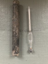 Ancien mustimètre en verre