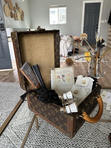 Louis vuitton collector - louis, collector’s