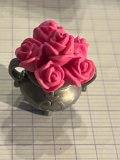 BOUQUET DE ROSE DANS CHAUDRON