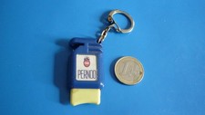 PORTE CLE PLASTIQUE /  PUB  PERNOD * PMU *
