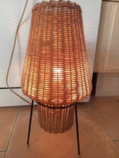 Lampe vintage rotin sur son