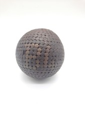Ancienne Boule en Bois Cloutée Diamètre 9,8 cm , Poids 900 gr,  n°1