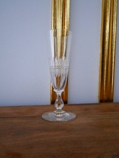 1 flute ancienne à champagne