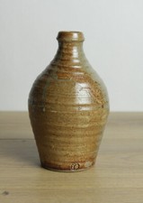 Joli pichet ou vase en terre cuite carafe beige signé grès déco artisanal