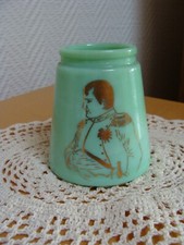Pot ancien en opaline verte / moutarde / Napoléon