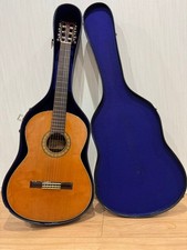 Guitare acoustique K. Yairi