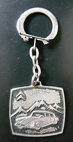 Ancien porte cle métal - porte,
