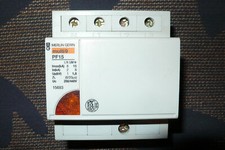 PARAFOUDRE TRIPHASE 250-440VOLTS MERLIN GERIN PF15 Imax15kA 15693 SURGE ARRESTER