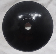 Ancien abat jour en tôle émaillée noir industriel Ø 24 cm