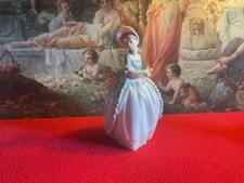 LLADRO NAO - Statuette porcelaine - Jeune femme élégante  (00471) - Déco maison