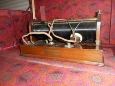 1 poste à galène Radio jour avec son casque Radio jour en bakélite blanche ..