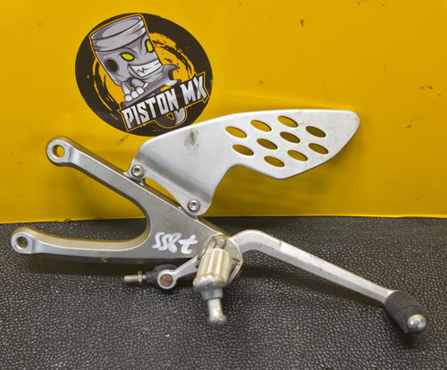 Support platine repose pied - support,