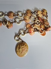 Grands SAUTOIR Ancien, 1930 MOTIF CAMÉE, EN PLASTIQUE D’ÉPOQUE  GALALITE  TBE