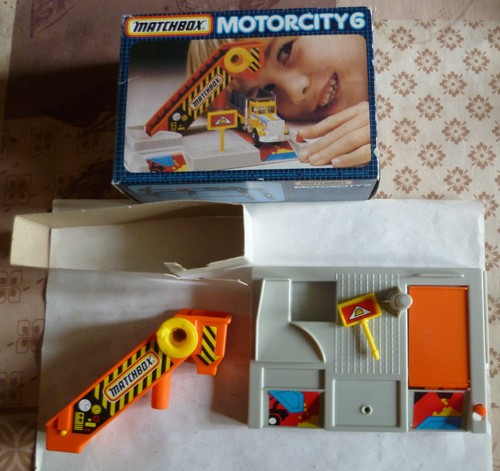 Matchbox motorcity conveyer - 6,