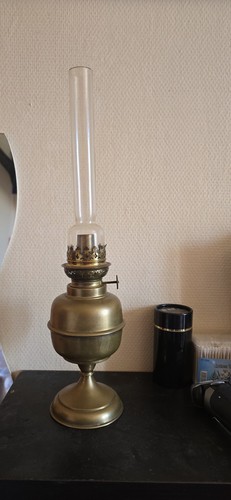 Grande lampe pétrole en - grande,
