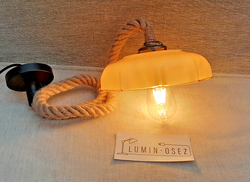 Ancienne suspension opaline - -,